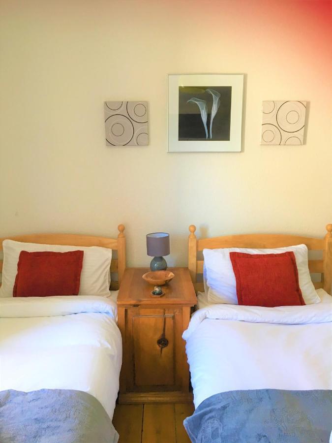 Bed and Breakfast Heddfan à Llanboidy Extérieur photo