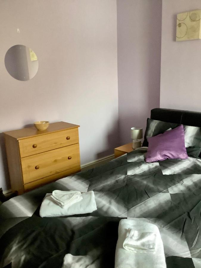Bed and Breakfast Heddfan à Llanboidy Extérieur photo
